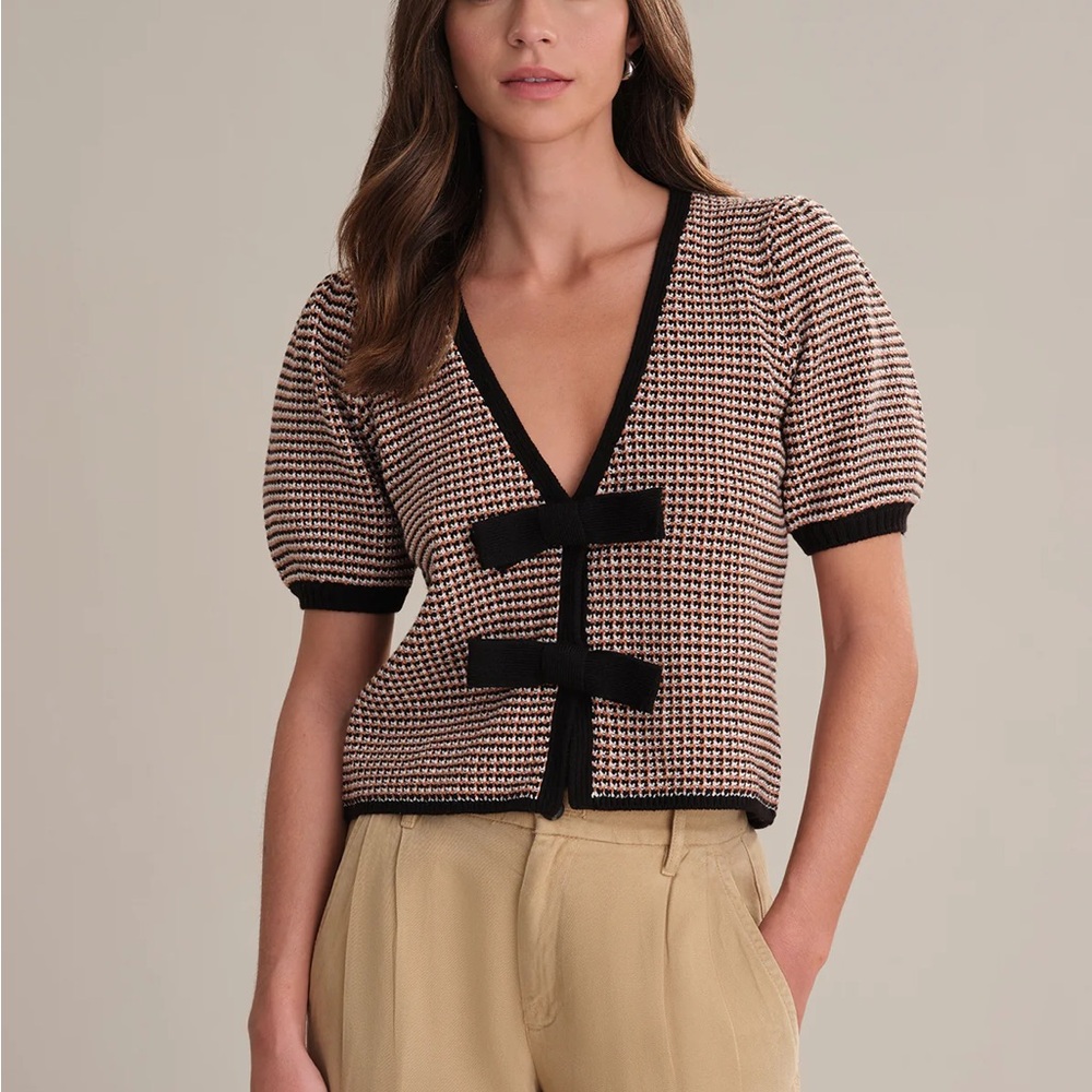 525 ELAINE: PUFF SLEEVE TIE FRONT TOP